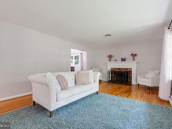 5th image of 4816 Stillwell Ave