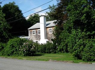 50 Sunset Ave, Saunderstown, RI 02874