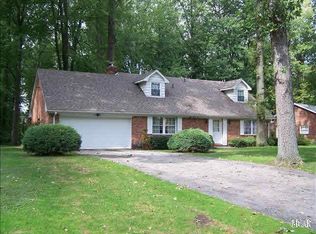 8025 Mohawk Trl, Temperance, MI 48182