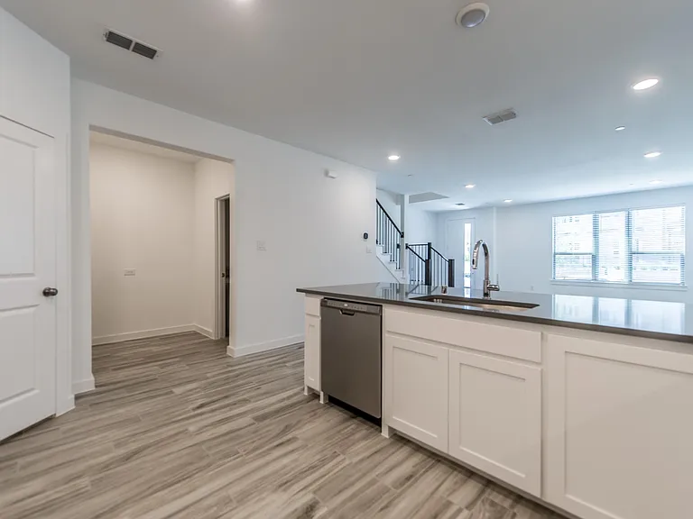 1540 Navasota Trl — Photo 10