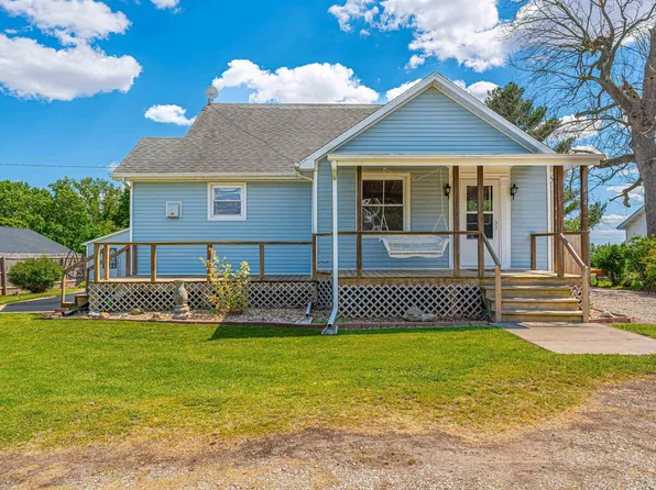 414 Logan St, Emden, IL 62635