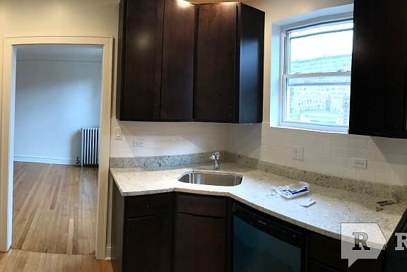 4th image of 3319 W Catalpa Ave #1