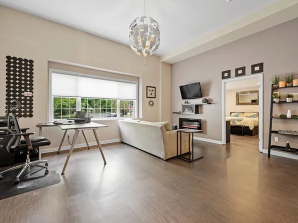 48 Phillips Rd Unit 12, Holden, MA 01520