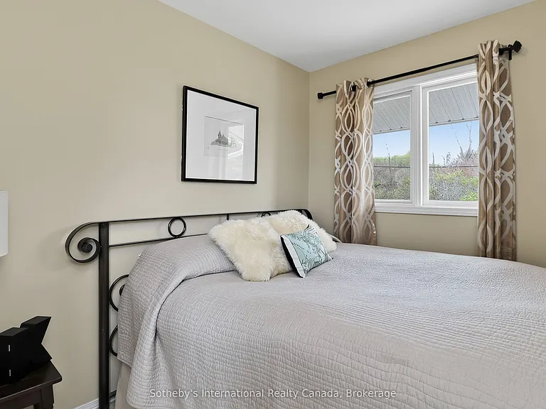 139 Lakeshore Rd E #10 — Photo 19