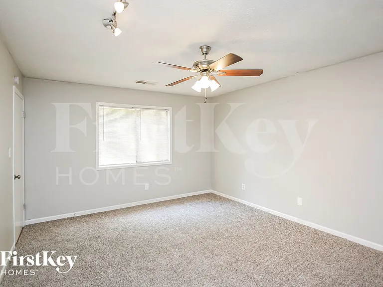 5301 W Jones Bridge Rd — Photo 7