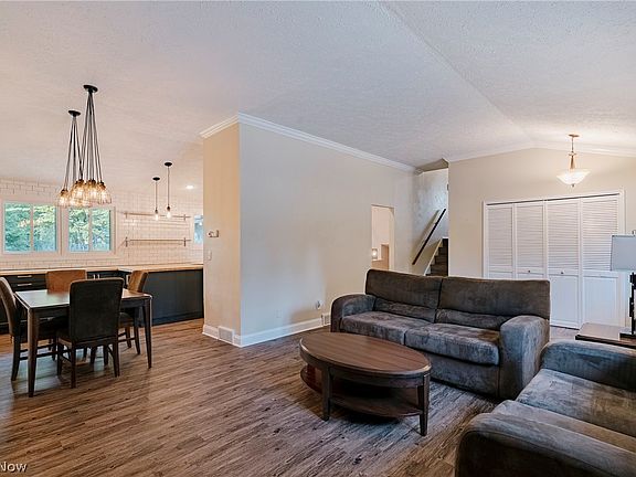 5th image of 24875 Westwood Rd