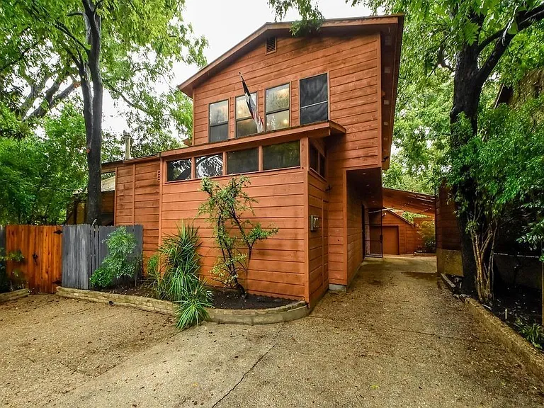 800 Leonard St — Photo 24