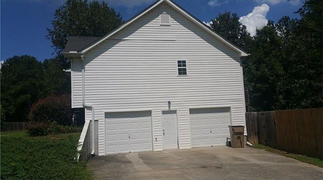 1st image of 23 Woodvine Dr SW