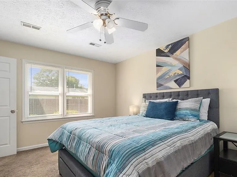 183 Loch Cir — Photo 4