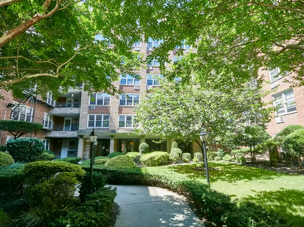 94-11 59th Avenue image 4 of 24