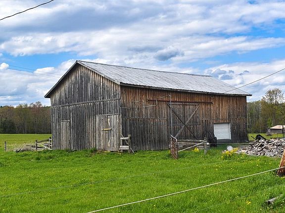 2nd image of 521 Pickle Hill Rd