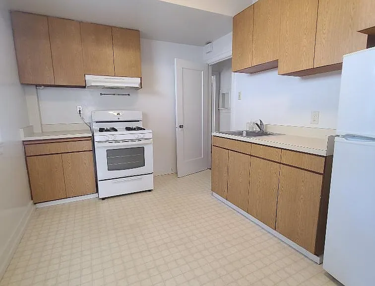 2667 Derby St #7 — Photo 1