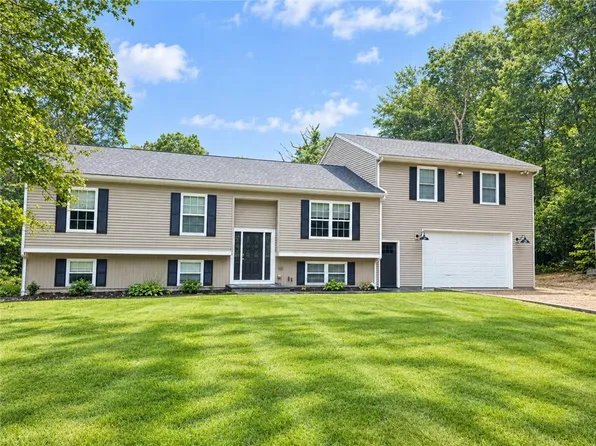 206 John Potter Rd, West Greenwich, RI 02817