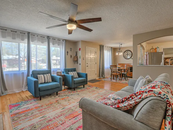 2709 Valencia Dr NE, Albuquerque, NM 87110