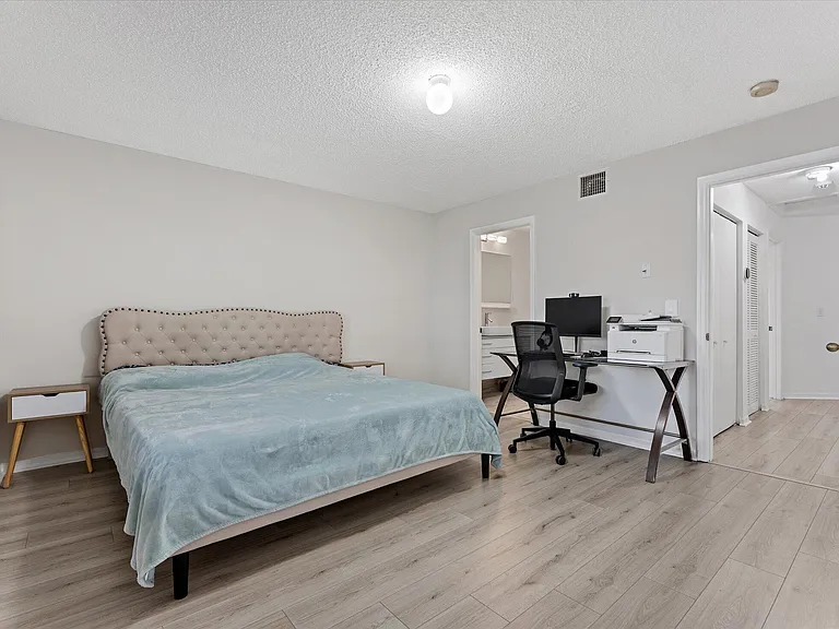 2264 Salerno Cir — Photo 12