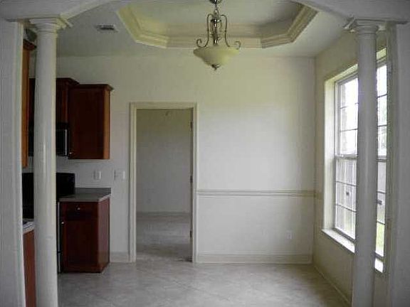 Eat-in area with chair rail,