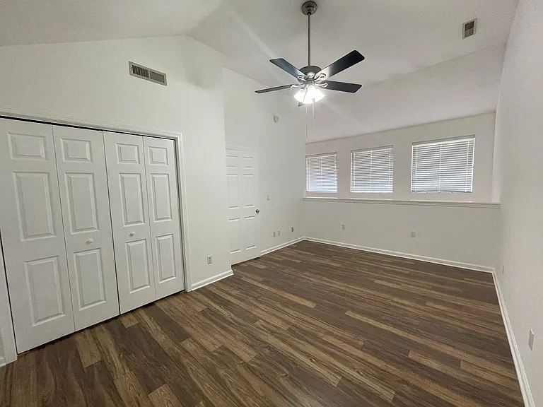 2200A Elder St — Photo 10