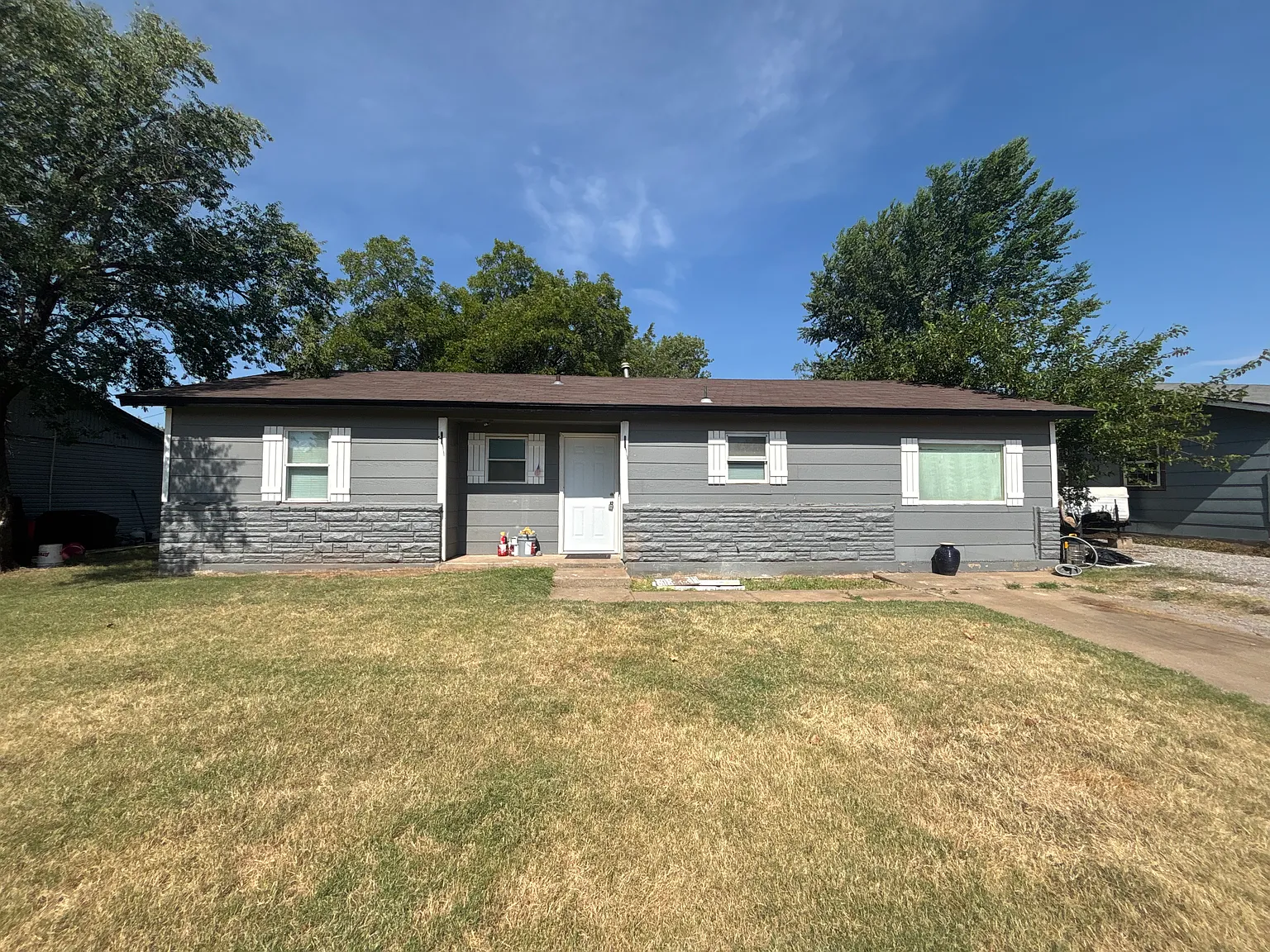4 bed, 1200 sqft, $1,350 — Photo 1