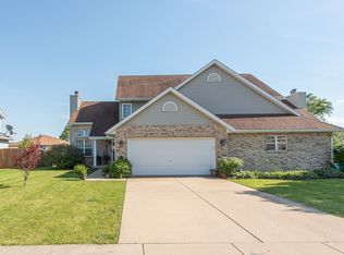 2445 Caton Crest Ct, Crest Hill, IL 60403