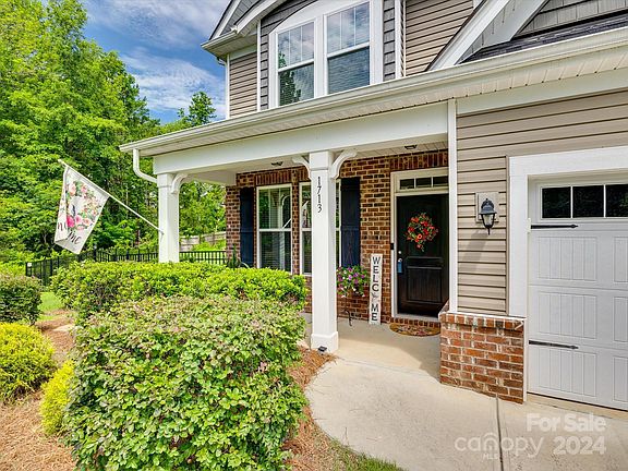 3rd image of 1713 Williamsburg Dr