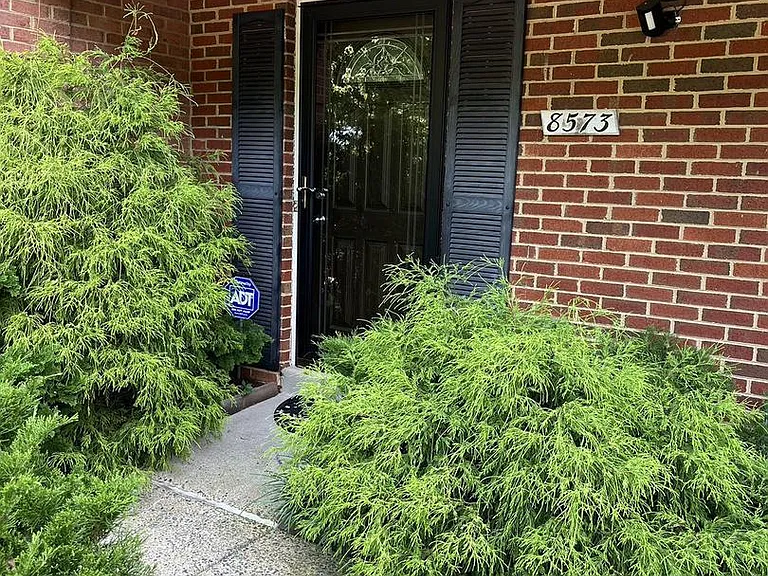 8573 Raglan Rd — Photo 11