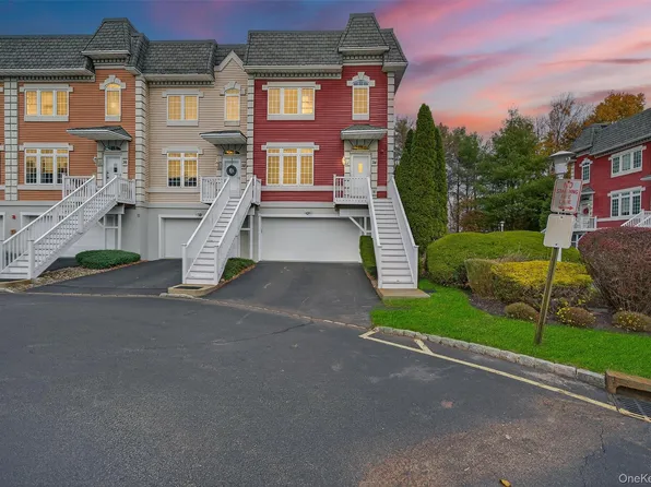 34 Alexander Court, Nanuet, NY 10954