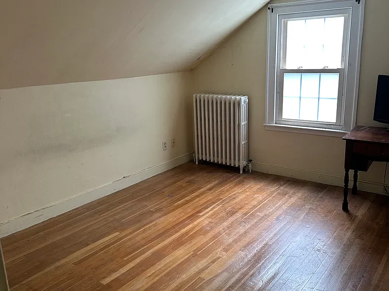 84 Court St — Photo 10