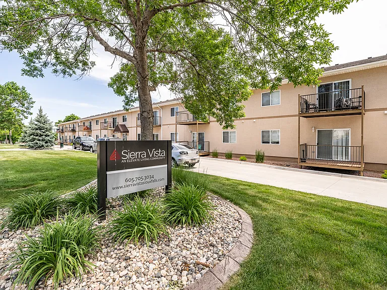 Sierra Vista Apartments — Photo 8