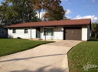135 S Park Ln, Butler, IN 46721