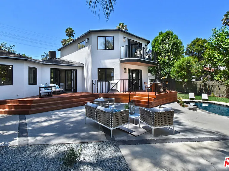 19061 Wells Dr — Photo 47