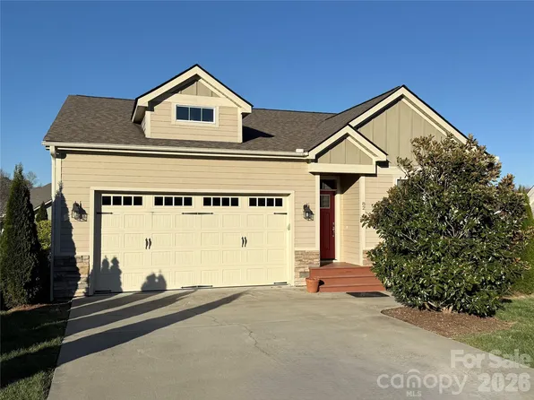 82 Blacksmith Run Dr, Hendersonville, NC 28792