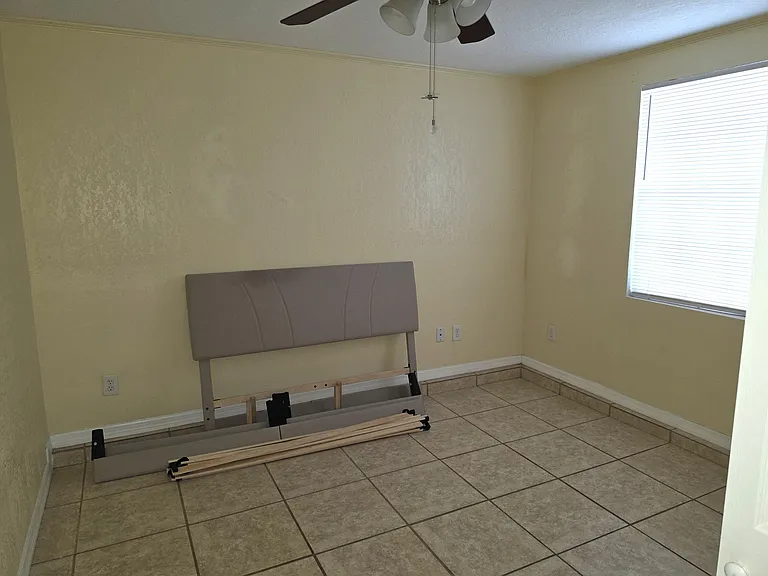 814 Poplar Dr #B — Photo 7