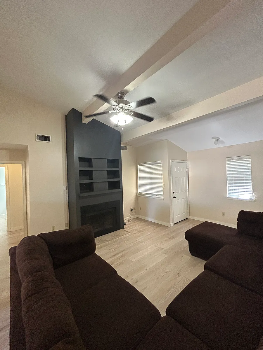 Building Photo - 2800 Longmire Dr #3