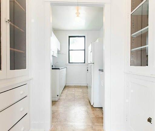 4th image of 2420 N Sawyer Ave #2426-2E