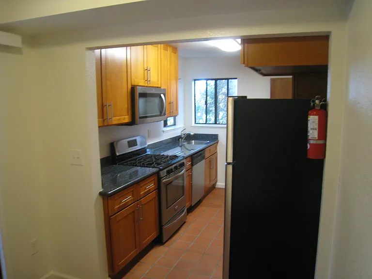 22628 Valley View Dr #A — Photo 12