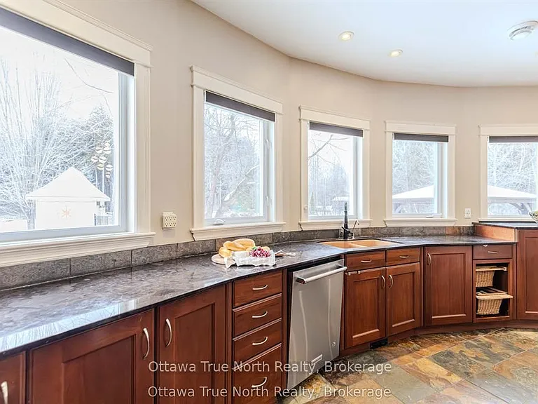 1530 Lords Manor Ln — Photo 13
