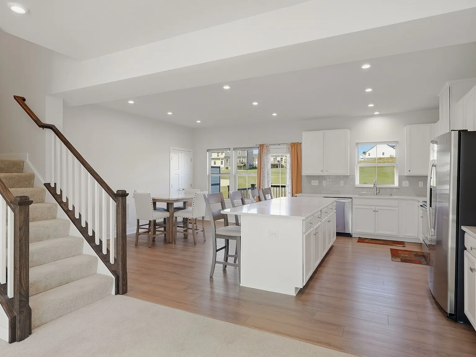 3 bed, 2.5 bath, $3,000 — Photo 4