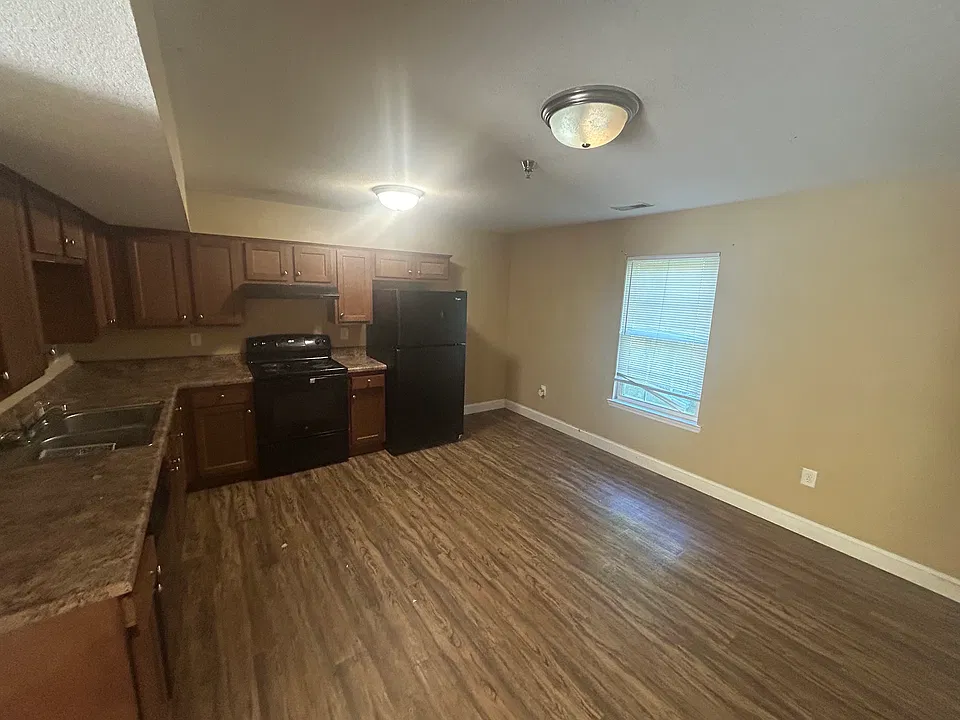 145 Greenbriar Trl #17