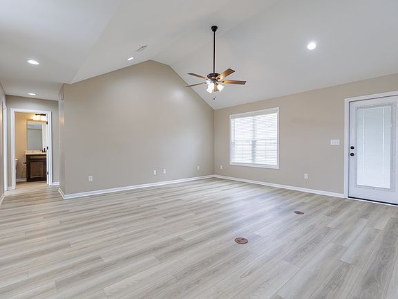 3rd image of 4448 Whitewater Rd