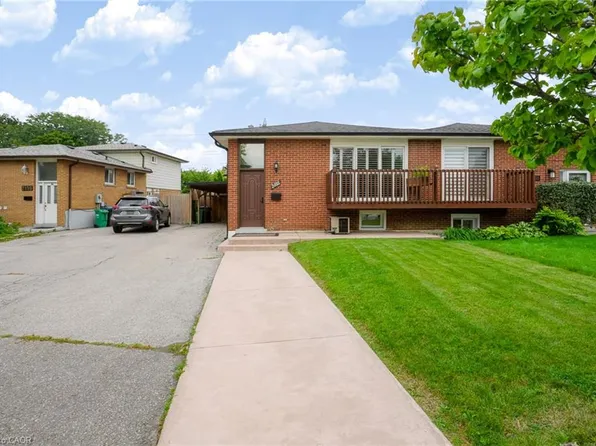 2155 Stir Cres, Mississauga, ON L4Y 3V2