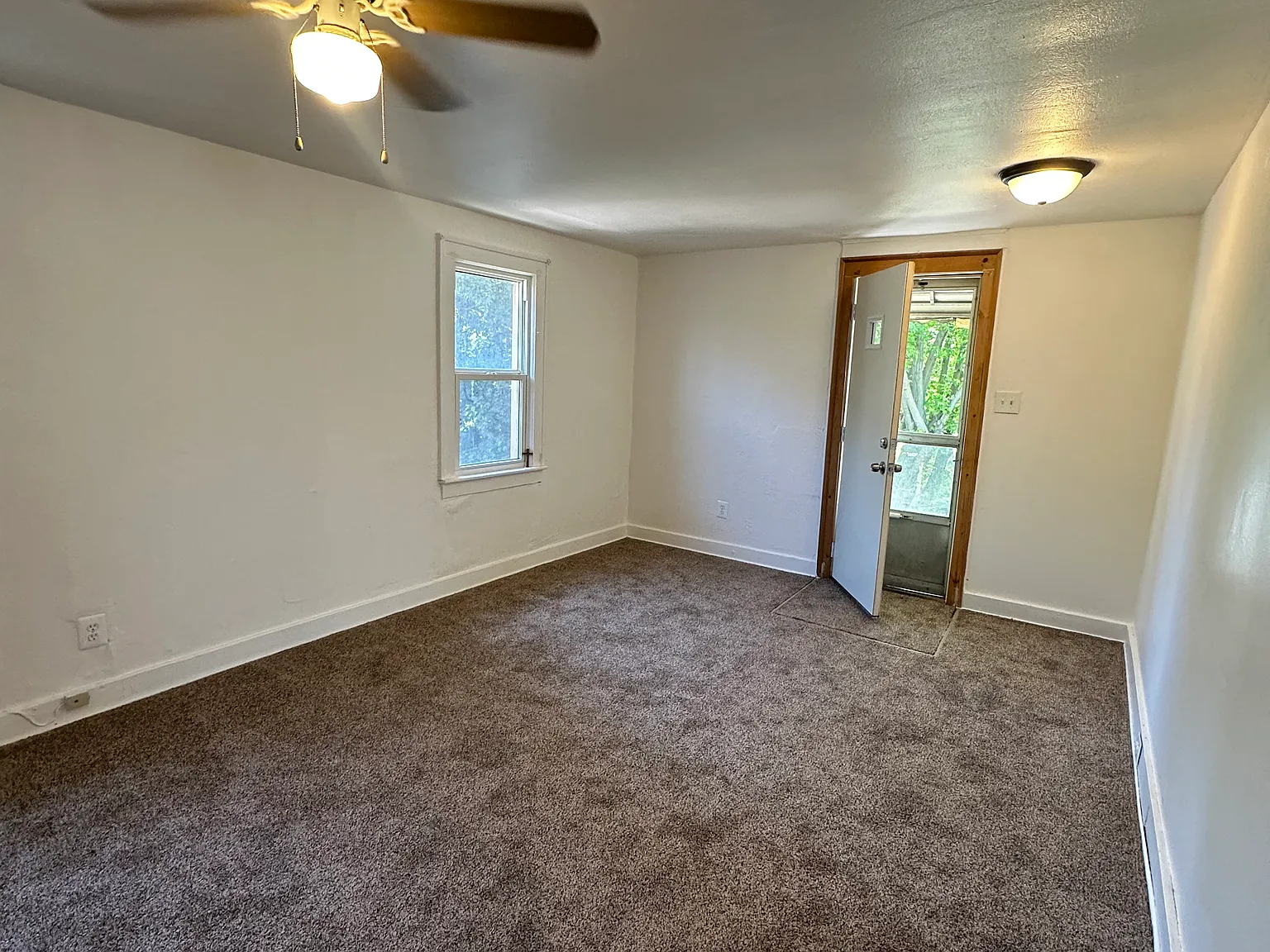 1 bed, 700 sqft, $1,000 — Photo 1