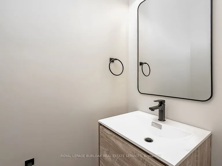 284 Wilson St E #201 — Photo 17