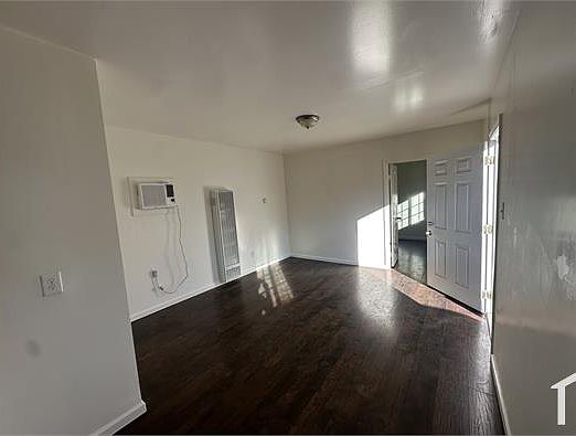 1st image of 4931 Clara St #15