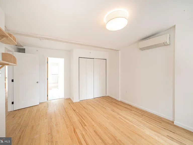 711 W Thompson St #3F — Photo 8