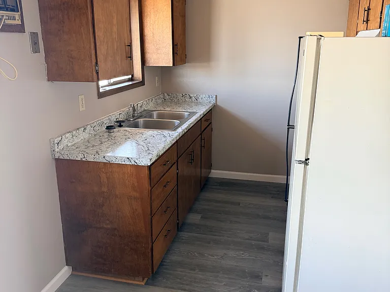 2556 W Harvard Ave — Photo 4