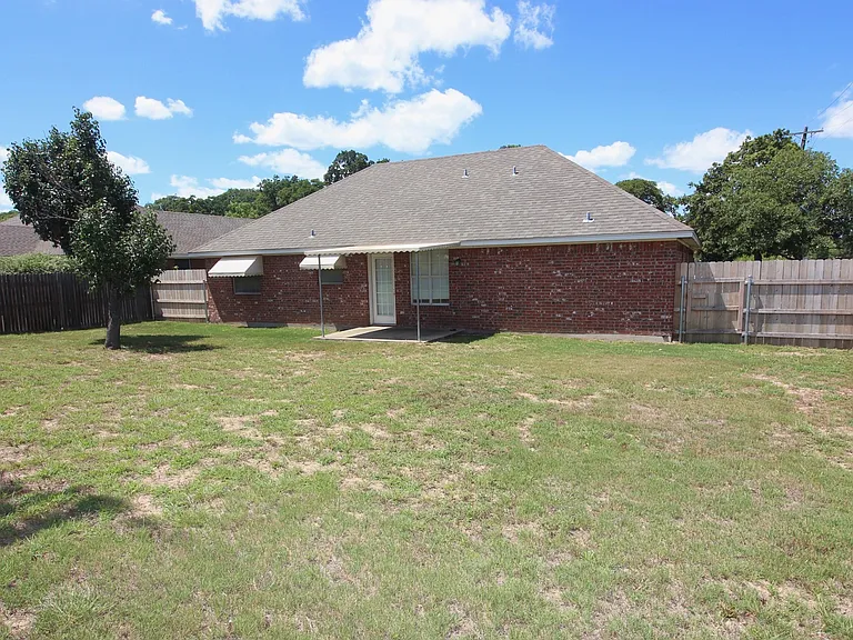 1838 Laura St — Photo 12
