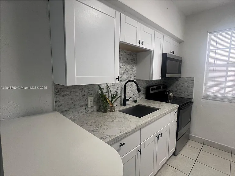 6860 Abbott Ave #4 — Photo 1