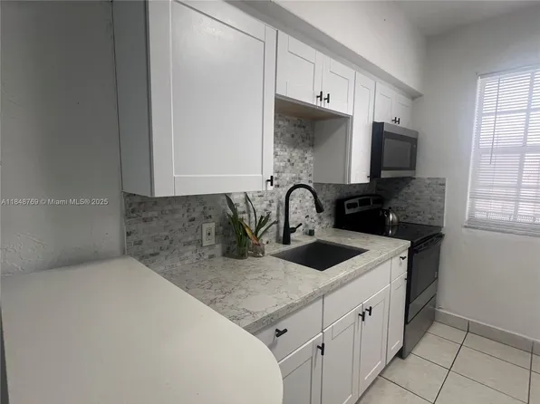 6860 Abbott Ave APT 4, Miami Beach, FL 33141