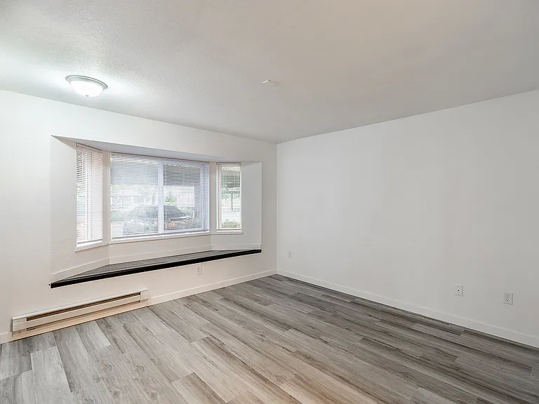 E-02 2x2 F 970SQFT (9)