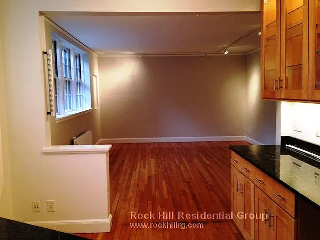 2 bed, 1.0 bath, 899 sqft, $2,695 — Photo 4